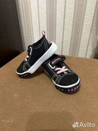 Кеды, босоножки, сланцы