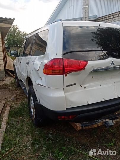 Mitsubishi Pajero Sport 2.5 МТ, 2012, битый, 220 000 км