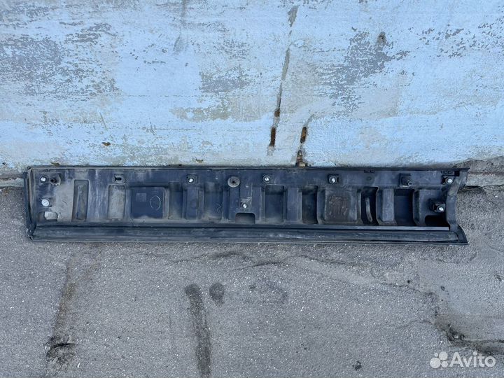 Накладка передней правой двери Range Rover Sport 2