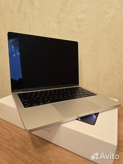 Macbook pro 14 m2 pro mphe3ll/a