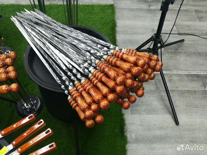 Щампура с деревянной ручкой