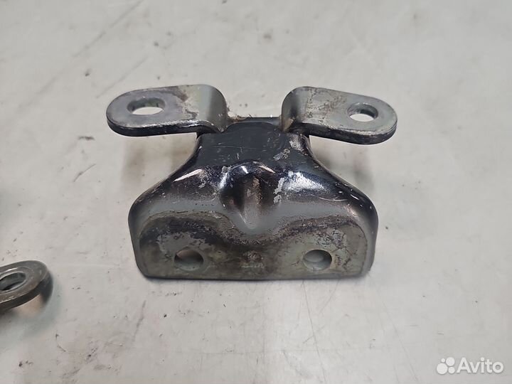 Петли двери передней левой KIA ceed JD