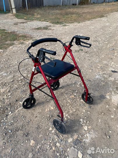 Ходунки для взрослых на колесах с сидением