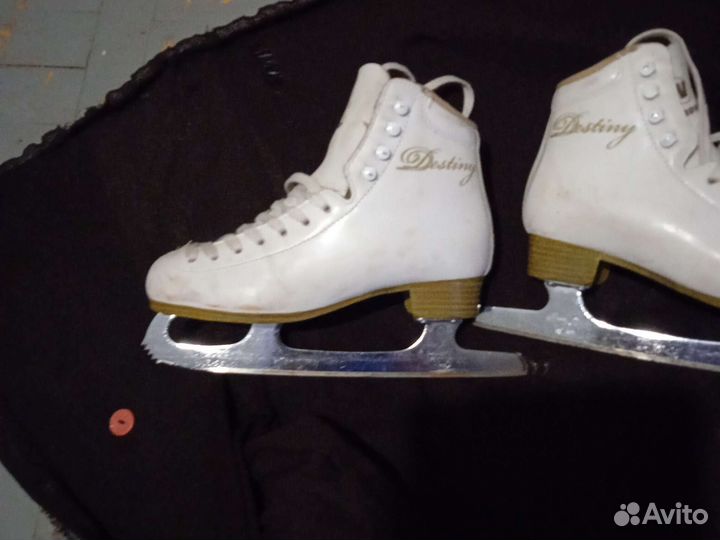 Фигурные коньки в отличном состоянии