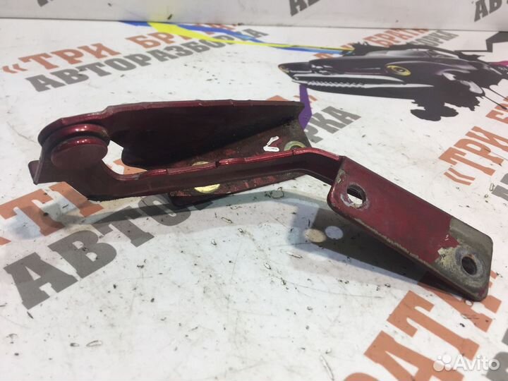 Форд Фокус Петля капота Лев