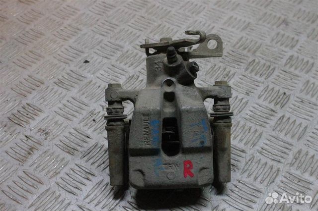 Кронштейн переднего суппорта рено флюенс чертёж. Задний суппорт рено флюенс. Суппорт рено флюенс. Задние суппорта рено флюенс. 440018805r пружинка заднего суппорта рено артикул.