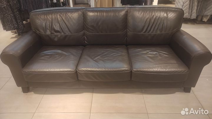 Кожаный диван бу