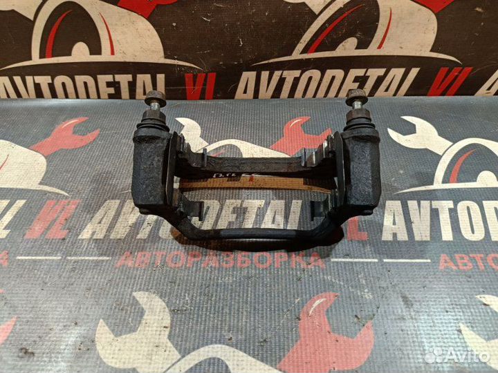 Скоба суппорта передняя правая Kia Ceed Ed