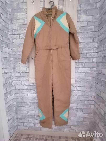 Спортивный лыжный комбинезон