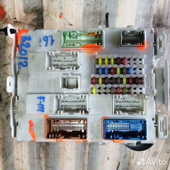Блок предохранителей салонный Ford Focus 3