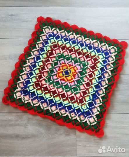Коврик вязаный