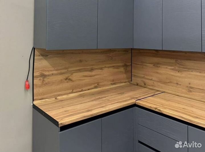 Матовая Чёрная Кухня