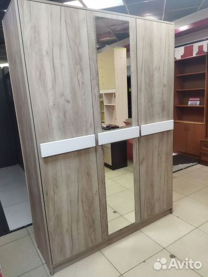 Б-7 Шкаф шрк 3 Шарм