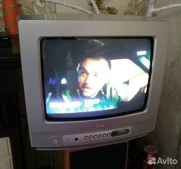 Телевизор LG 37см