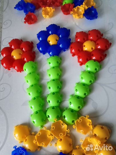 Конструктор 77 деталей