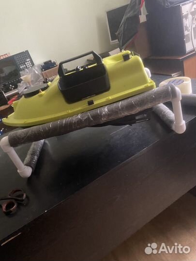 Прикормочный кораблик с gps и эхолотом