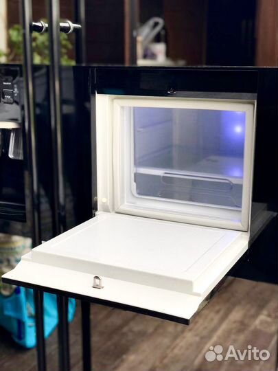 Зеркальный холодильник Samsung side by side