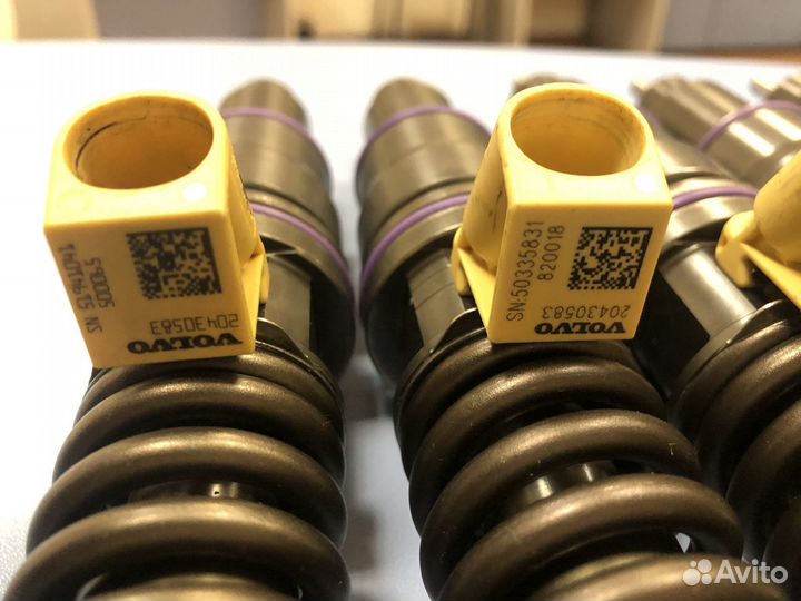 Насос-форсунки Volvo D12 20430583