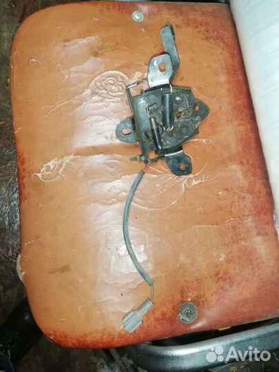 Замок капота Джили Эмгранд EC-7