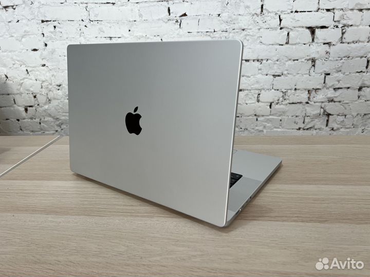 Новый MacBook Pro 16
