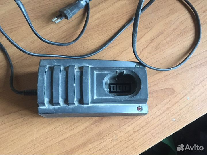 Зарядное устройство