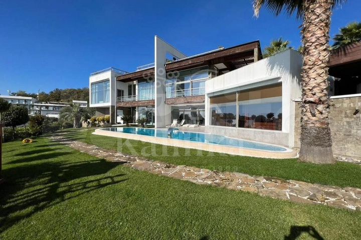 Дом 470 м² на участке 14 сот.