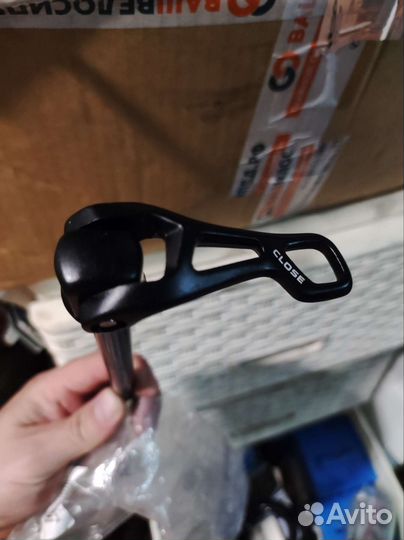 Ось AX-MT700 shimano old 142mm