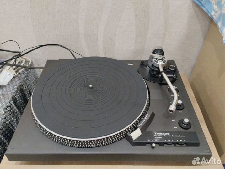 Проигрыватель винила Technics SL-1900