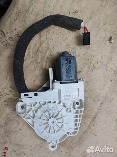 Двигатель стеклоподъемника skoda superb II combi