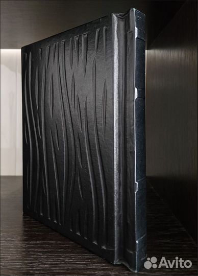 Книги в кожаном переплете. Подарочная книга