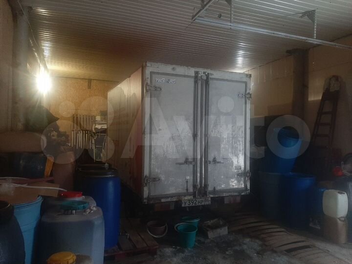 Гараж, > 30 м²