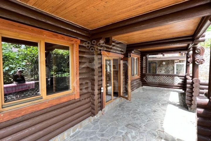 Дом 290 м² на участке 19 сот.