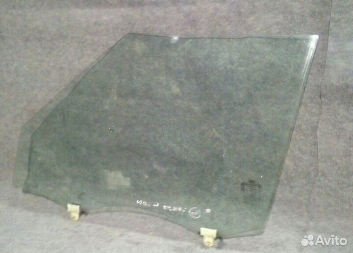 Стекло переднее левое Kia Soul 2011