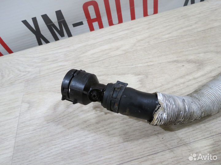 Патрубок отопителя Audi Q3