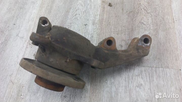 Кулак поворотный передний правый Audi 80 B3 1993