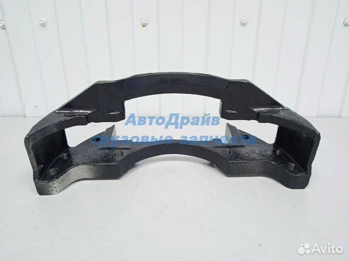 Скоба суппорта Wabco Pan 19,5 левая