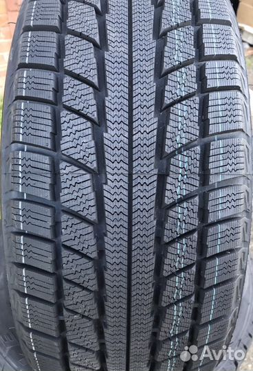 Triangle TR777 215/55 R17 98V