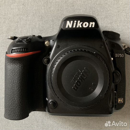 Зеркальный фотоаппарат Nikon D750