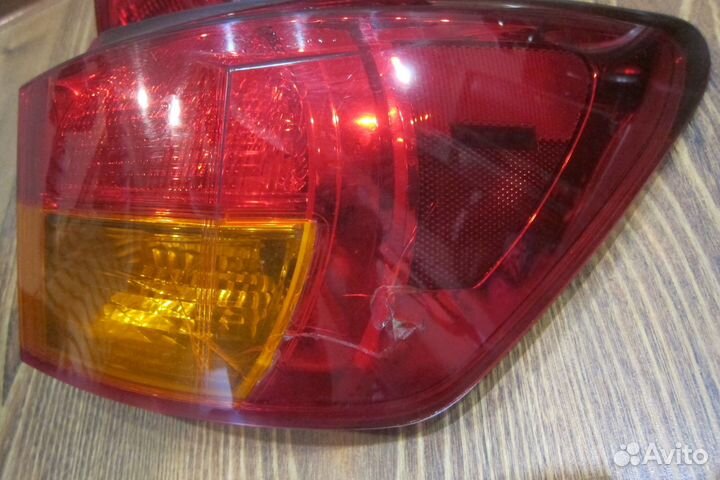 Lexus IS 250 задняя оптика в хорошем состоянии