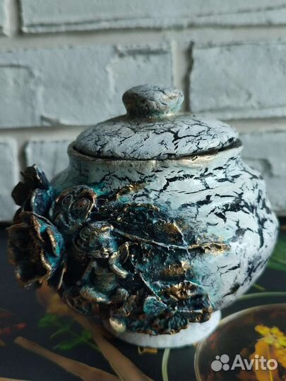 Банка с крышкой ручной работы