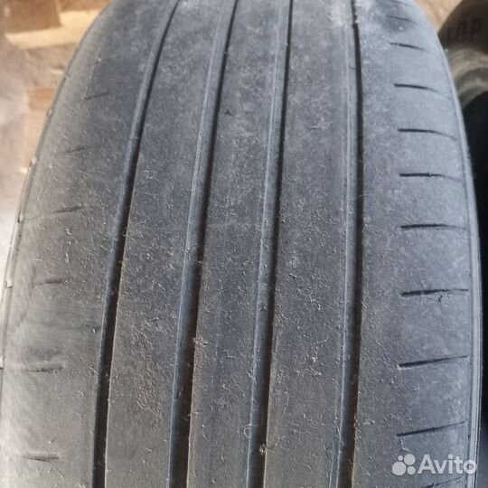 Стояли на мерседесе