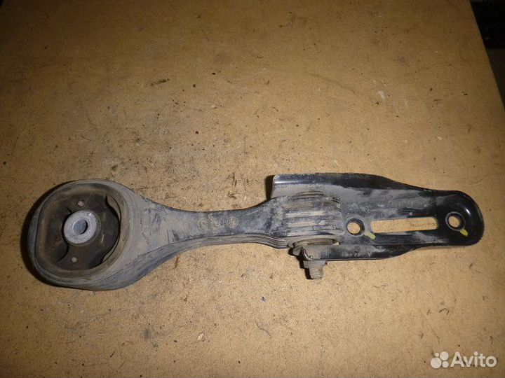 Опора двигателя задняя suzuki grand vitara 2015