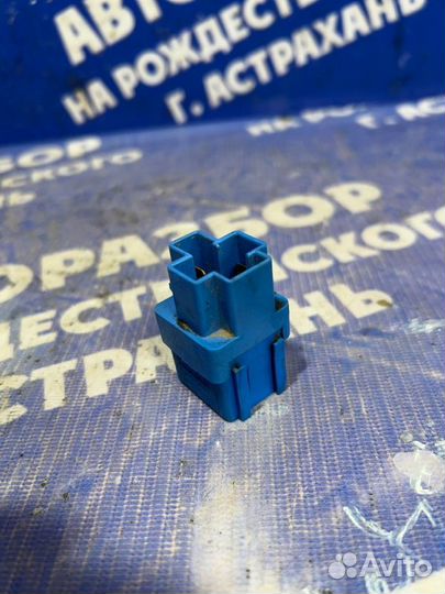 Реле Nissan Largo минивен 1997