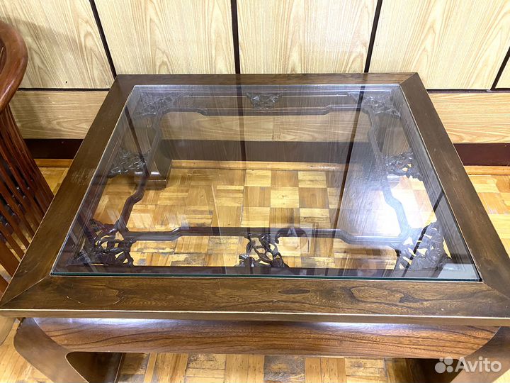 Стол антикварный. массив дерева