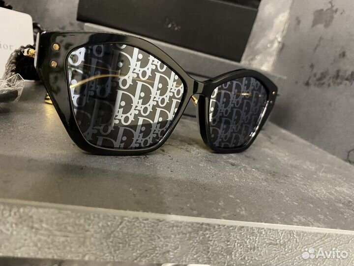 Солнцезащитные очки женские dior