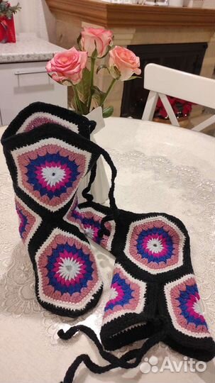 Вязанные носки в форме сапожка