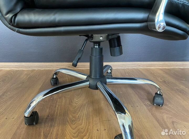 Компьютерное кресло новое