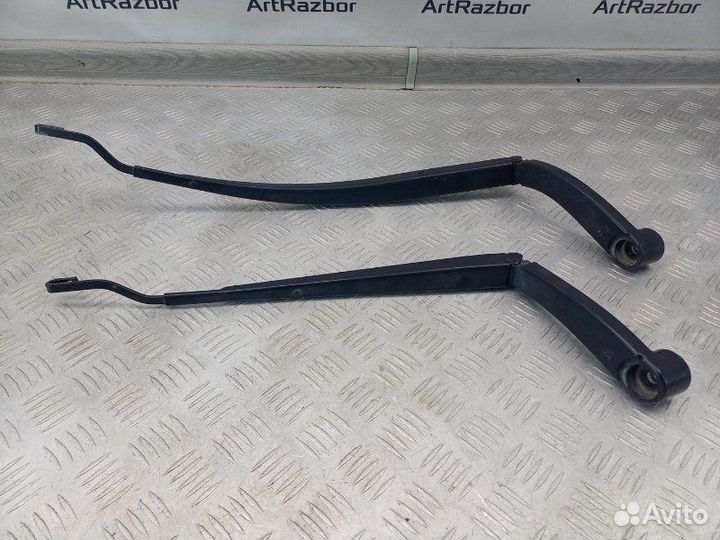 Поводок стеклоочистителя (пара) передний Kia