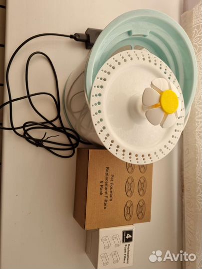 Фонтан поилка для кошек