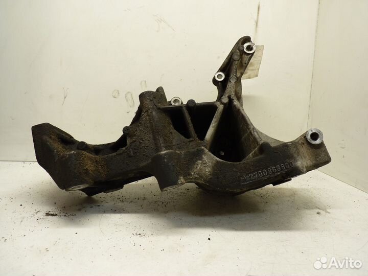 Кронштейн генератора 7700868800 Рено Сценик 1997г